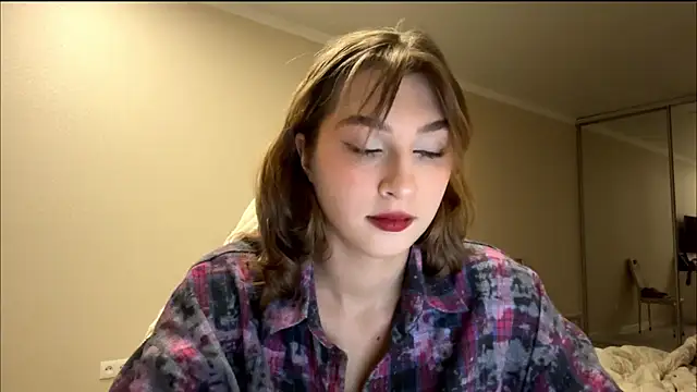 Snapshot of ElliKrovel chatting on February 19, 2026, 3:09 pm ElliKrovel online show from February 19, 2026, 3:09 pm