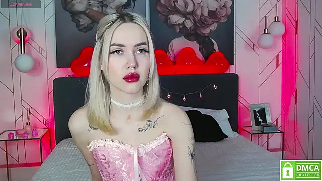 Snapshot of JosephineRowe chatting on February 13, 2026, 4:23 am JosephineRowe online show from February 13, 2026, 4:23 am