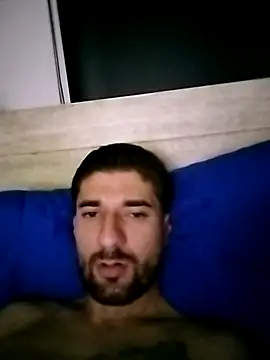 Snapshot of Camilo696903 chatting on May 18, 2026, 9:47 am Camilo696903 online show from May 18, 2026, 9:47 am