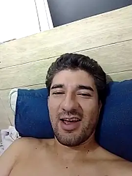 Snapshot of Camilo696903 chatting on June 27, 2026, 10:27 pm Camilo696903 online show from June 27, 2026, 10:27 pm