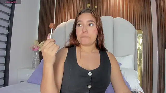 Emily Harpeer online show from April 15, 2026, 11:38 am