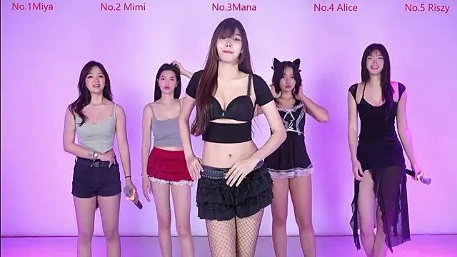 Snapshot of Velvet-girl chatting on February 13, 2026, 10:26 am Velvet-girl online show from February 13, 2026, 10:26 am