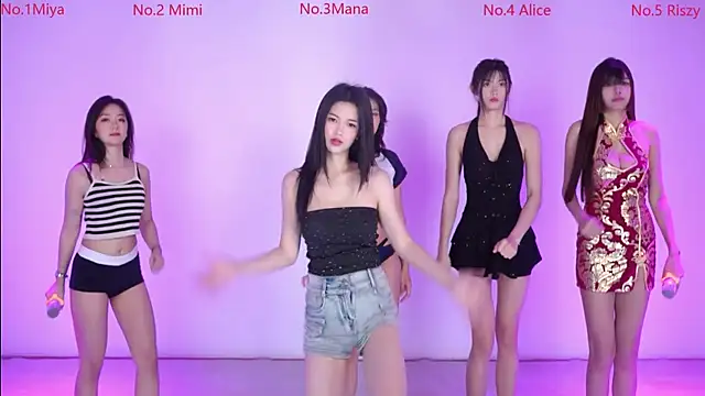 Snapshot of Velvet-girl chatting on February 15, 2026, 10:25 am Velvet-girl online show from February 15, 2026, 10:25 am