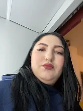 Snapshot of Amber_Sinn chatting on May 12, 2026, 1:02 am Amber Sinn online show from May 12, 2026, 1:02 am