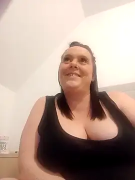 Snapshot of louisa36 chatting on February 26, 2026, 9:59 pm louisa36 online show from February 26, 2026, 9:59 pm