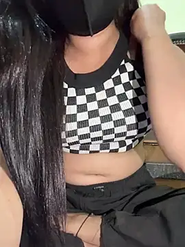 Cutedesigirl online show from February 27, 2026, 5:13 pm