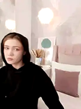 StacyHicks online show from April 14, 2026, 3:17 pm