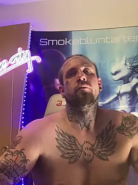 Smokebluntafterblunt online show from April 14, 2026, 2:16 am