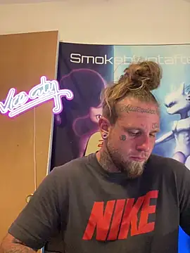 Snapshot of Smokebluntafterblunt chatting on June 21, 2026, 2:50 am Smokebluntafterblunt online show from June 21, 2026, 2:50 am