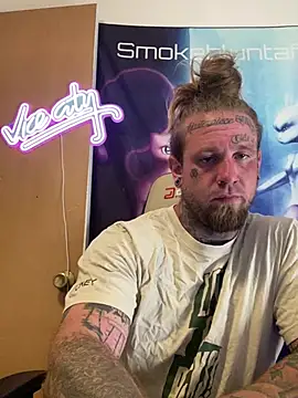 Snapshot of Smokebluntafterblunt chatting on June 2, 2026, 1:49 am Smokebluntafterblunt online show from June 2, 2026, 1:49 am