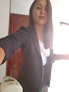 Paola andrade online show from February 25, 2026, 2:17 pm