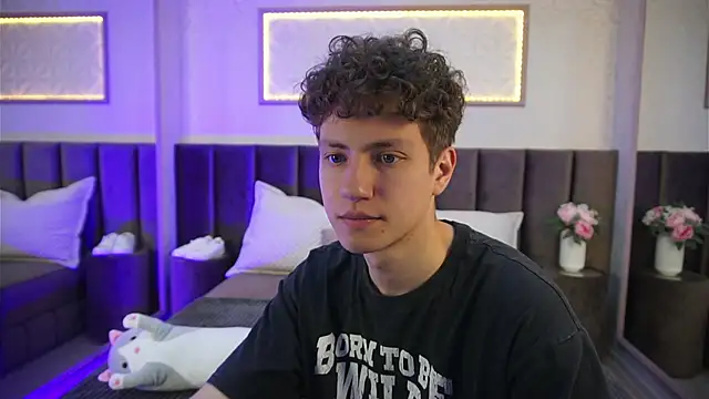 StefanBev online show from April 20, 2026, 7:37 pm