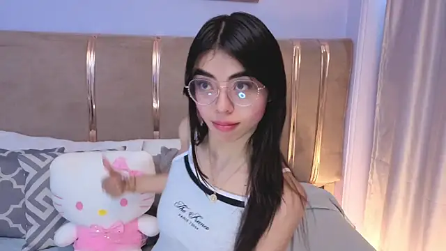 Snapshot of Mia_Naive chatting on July 17, 2026, 12:13 pm Mia Naive online show from July 17, 2026, 12:13 pm