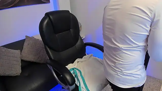 Snapshot of Tommas_Jhonson chatting on February 27, 2026, 3:51 am Tommas Jhonson online show from February 27, 2026, 3:51 am