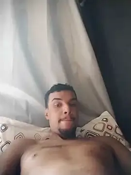 Snapshot of Jmartinss69 chatting on February 25, 2026, 1:33 pm Jmartinss69 online show from February 25, 2026, 1:33 pm