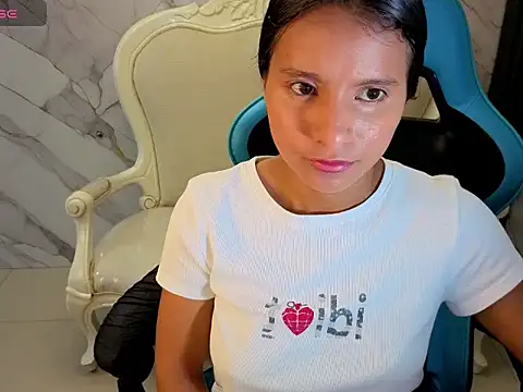 Cataleya23 a online show from May 14, 2026, 8:39 pm