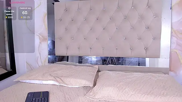 Kloe skinny online show from March 7, 2026, 6:24 pm