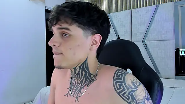 Declan-Foxx online show from April 6, 2026, 8:54 pm