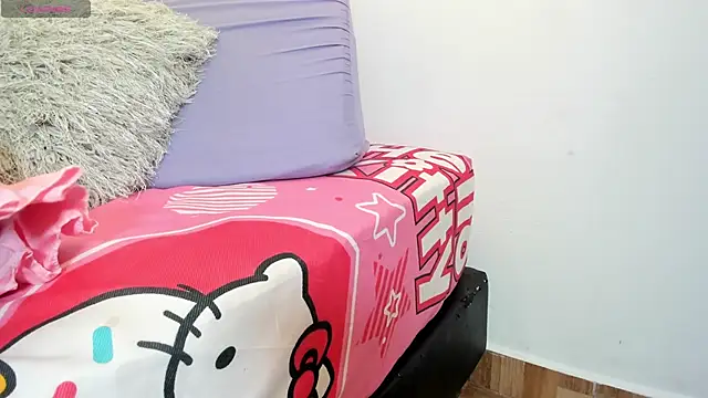 MiaEvans0 online show from May 26, 2026, 7:01 pm