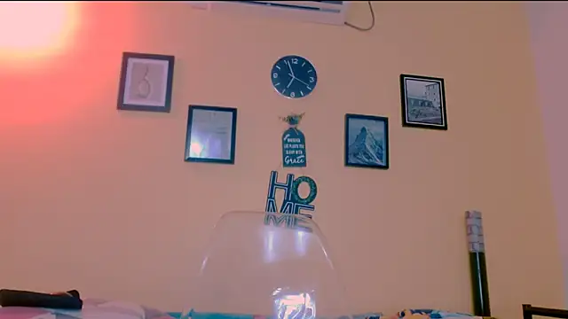 sexiempoderada18 online show from February 26, 2026, 1:33 pm