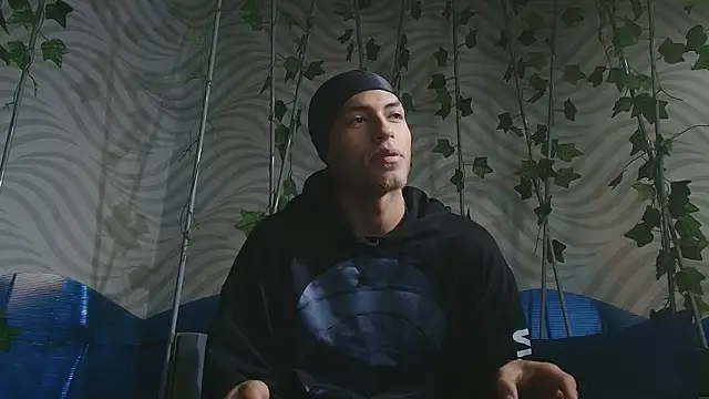 ItsZairen online show from March 15, 2026, 3:46 am