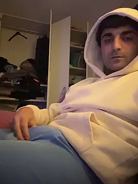 Snapshot of elia2711 chatting on February 7, 2026, 4:09 am elia2711 online show from February 7, 2026, 4:09 am