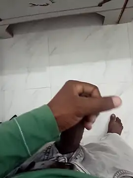 Snapshot of Daddyishere_19 chatting on February 18, 2026, 5:49 am Daddyishere 19 online show from February 18, 2026, 5:49 am