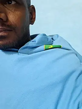 Snapshot of Daddyishere_19 chatting on June 5, 2026, 6:52 am Daddyishere 19 online show from June 5, 2026, 6:52 am