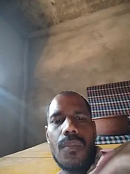 Snapshot of Daddyishere_19 chatting on June 27, 2026, 5:35 am Daddyishere 19 online show from June 27, 2026, 5:35 am