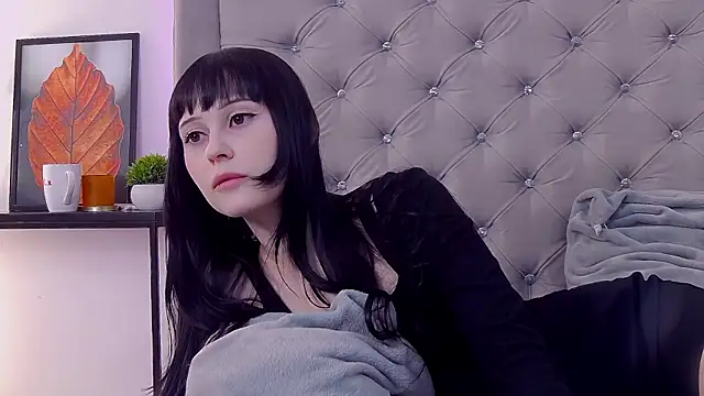 AmeliaSoft online show from April 15, 2026, 6:45 pm