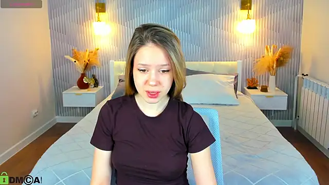 Mini Allice online show from February 24, 2026, 1:06 am