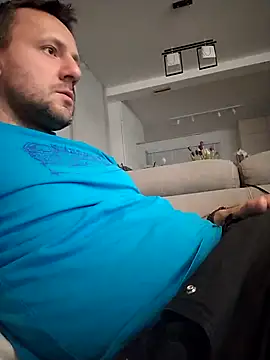 defaktor online show from April 25, 2026, 9:23 pm