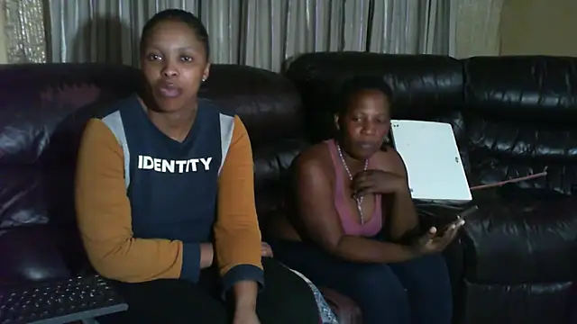 Caramel-Diva online show from April 5, 2026, 6:47 pm