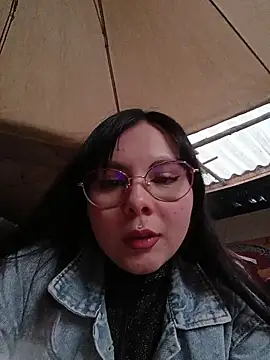Snapshot of Yulska chatting on May 6, 2026, 10:47 pm Yulska online show from May 6, 2026, 10:47 pm