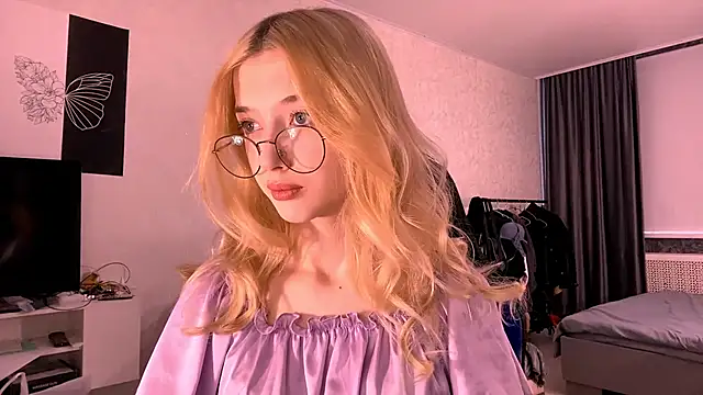 Snapshot of TaliCaan chatting on February 22, 2026, 9:00 am TaliCaan online show from February 22, 2026, 9:00 am