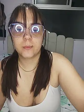 Snapshot of its_lauu_ chatting on February 20, 2026, 3:03 am its lauu online show from February 20, 2026, 3:03 am