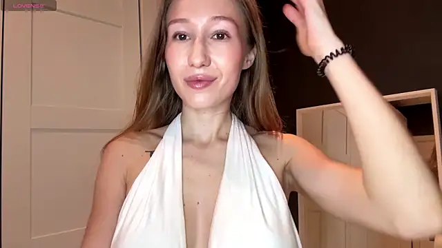 Snapshot of Alicecutepie chatting on July 4, 2026, 6:53 am Alicecutepie online show from July 4, 2026, 6:53 am