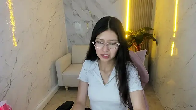 Snapshot of dani_tf chatting on February 13, 2026, 1:33 pm dani tf online show from February 13, 2026, 1:33 pm