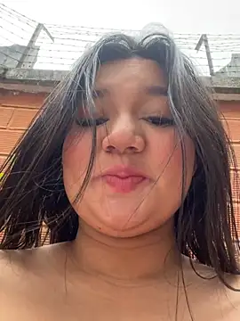 Snapshot of luna_bradley_ chatting on June 24, 2026, 1:21 pm luna bradley online show from June 24, 2026, 1:21 pm