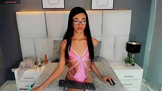 Daniiela Foxx online show from February 9, 2026, 8:51 pm