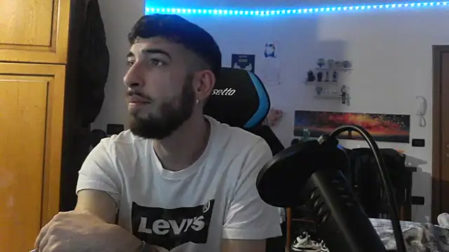 Snapshot of maestroboris95 chatting on February 7, 2026, 7:44 pm maestroboris95 online show from February 7, 2026, 7:44 pm