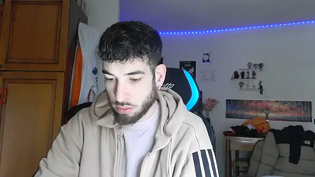 Snapshot of maestroboris95 chatting on March 3, 2026, 10:33 am maestroboris95 online show from March 3, 2026, 10:33 am