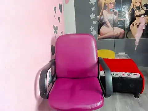 Luna white1 online show from March 6, 2026, 7:53 pm