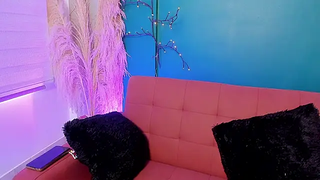 Snapshot of Scarlett_Raven_ chatting on February 8, 2026, 8:39 pm Scarlett Raven online show from February 8, 2026, 8:39 pm