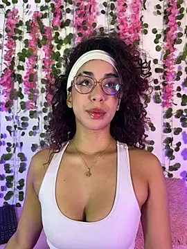 Woo isDaphne online show from February 24, 2026, 10:54 pm