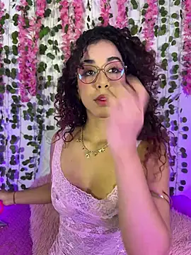 Woo isDaphne online show from February 20, 2026, 11:06 pm