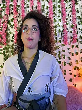 Woo isDaphne online show from February 16, 2026, 11:57 pm