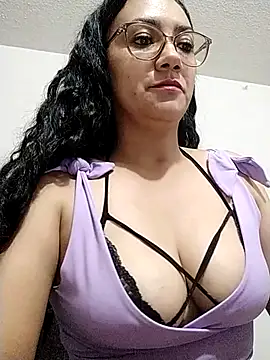 Salma-sweet online show from March 4, 2026, 2:19 am