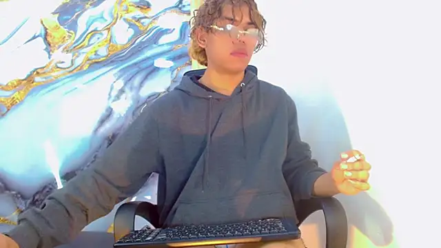 DaviidBuckx  online show from April 4, 2026, 7:26 am