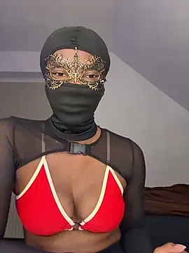 Snapshot of KiaraAmara chatting on February 12, 2026, 6:07 pm KiaraAmara online show from February 12, 2026, 6:07 pm